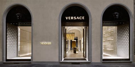 versace sede aziendale|is versace italian or french.